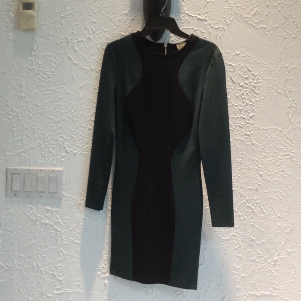 Body con dress in green and black